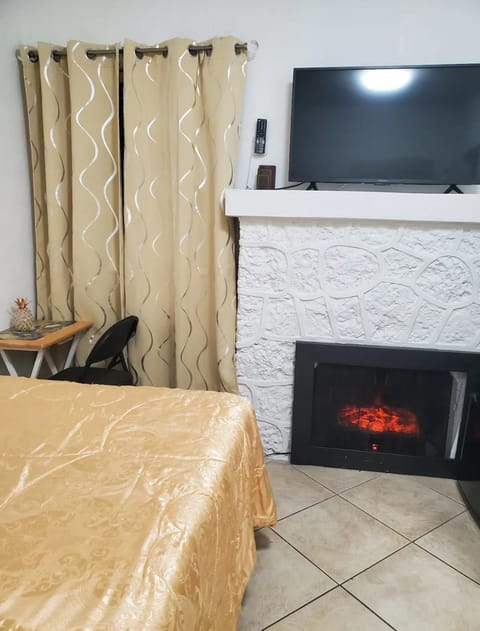 B4 Best Value on Private Bedroom with Private Bathroom in Little Havana, Miami Vacation rental in Coral Gables