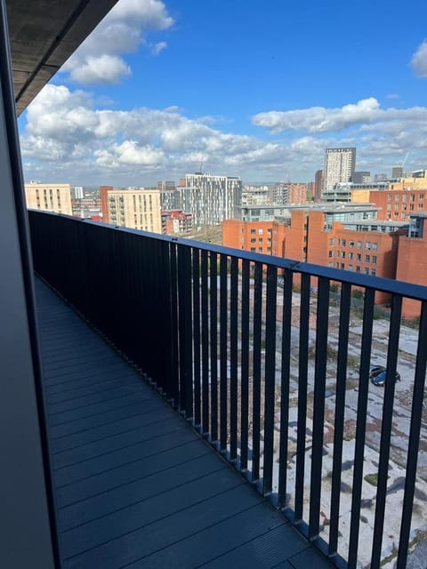 Luxury 2 Bed Apt with City View Apartment in Salford