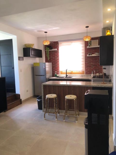 Kitchen or kitchenette, Dining area, oven, stove