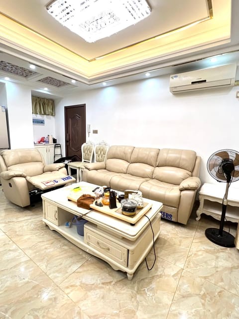 深圳龍華窩潮公寓/直達福田口岸 Apartment in Shenzhen