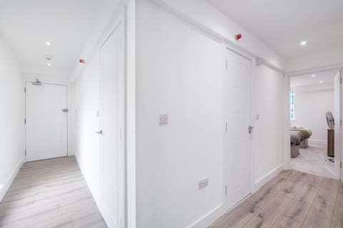 Modern 2 Bedroom Apartments Town Centre Camberley Apartamento in Camberley