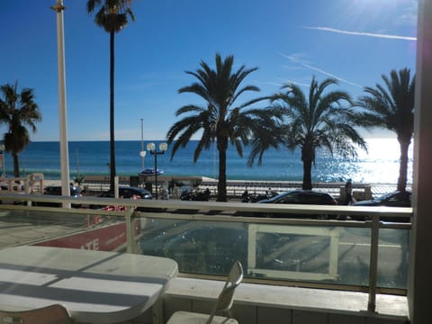 Le Panoramer Sea View Condo in Cannes