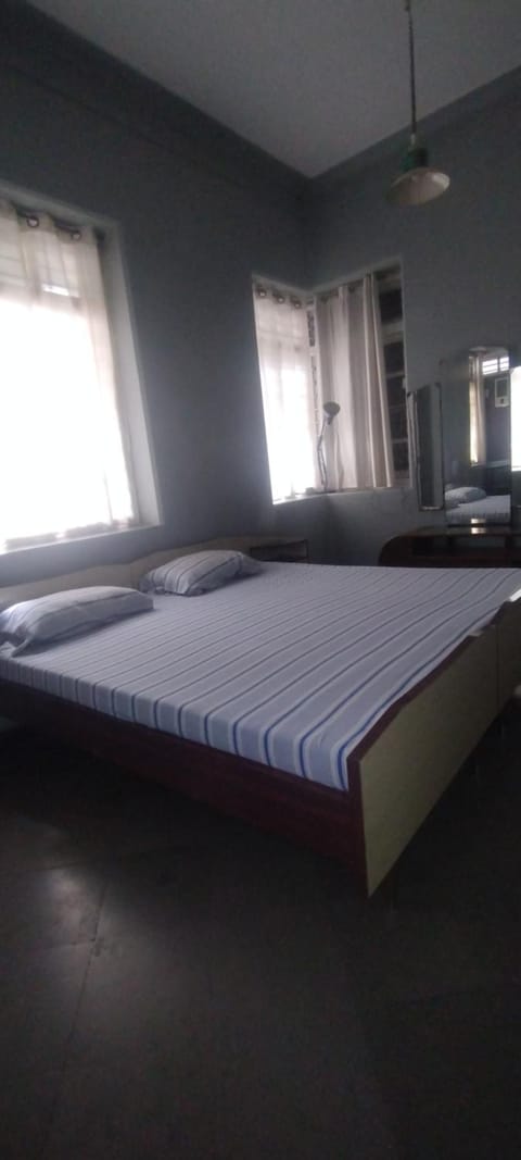 Madhav Bhavan Guest House Apartment in Pune