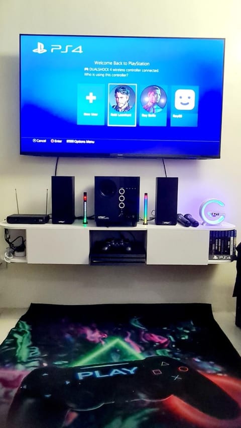 HeRo's Lair - Staycation near EK with Ps4 & more! Apartment in Santa Rosa