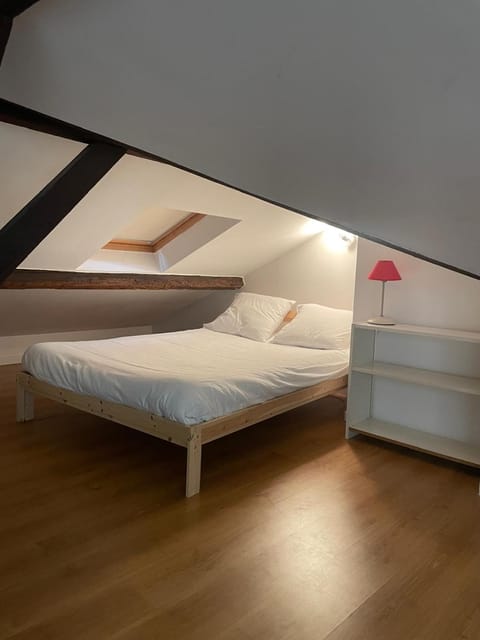 Appartement Grand Volume Sis à Montrouge proche Pte Versailles Apartment in Montrouge