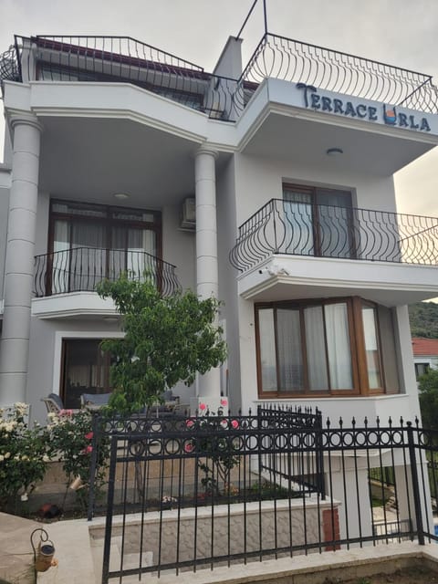 Terrace Urla Bed and Breakfast in İzmir Province