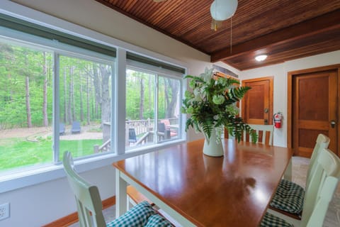 Woodlands - Beautiful Outdoor Living Space, nestled into the woods - Great getaway! House in Douglas