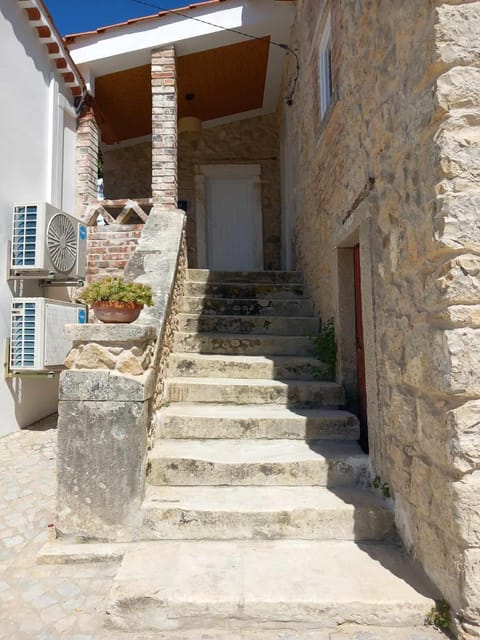 Moradia dos Castelos, casa para 10 pessoas House in Fátima