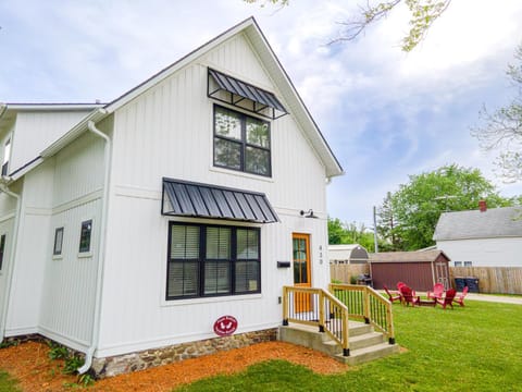 Brexden by the Beach - newly renovated- perfect location House in South Haven
