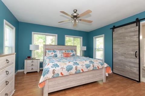 Beautiful vacation rental located 6 blocks from Lake Michigan and Kids Corners Park! Haus in South Haven