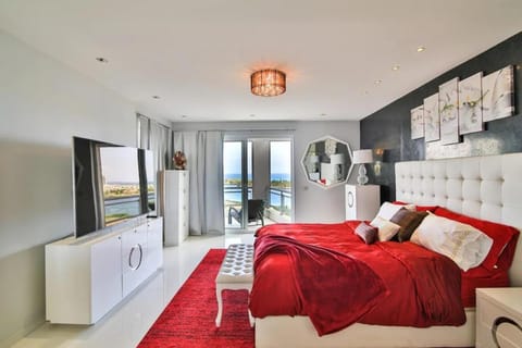 Lovely 3-Bed Apartment in Maho Condo in Sint Maarten