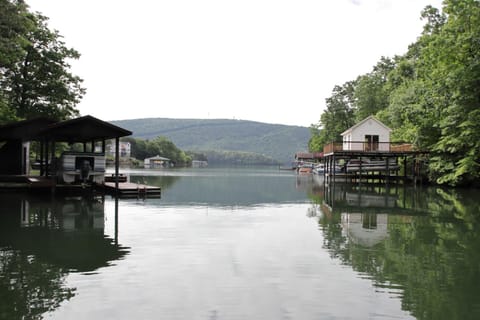 View (from property/room), Lake view, Mountain view