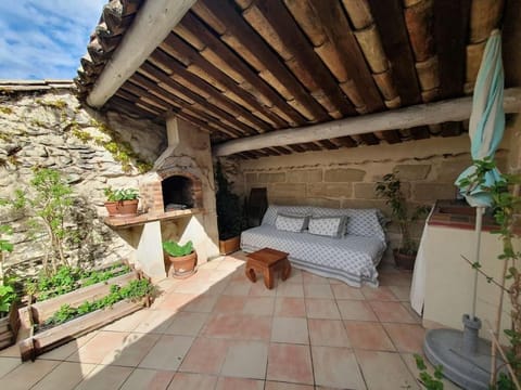 Maison de village avec terrasse House in Uzes