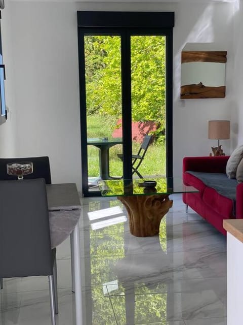 Living room, Dining area, Garden view