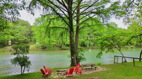 Jack's River Haus and Studio Apartment- Guadalupe Riverfront, Sleeps 14! House in Canyon Lake