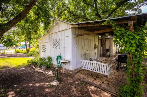Blessing Haus - Charming Historic Home Blocks From Schlitterbahn! House in New Braunfels