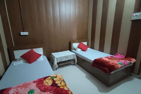 Goroomgo Hotel Kashi Nest Varanasi - A Peacefull Stay & Parking Facilities Hotel in Varanasi