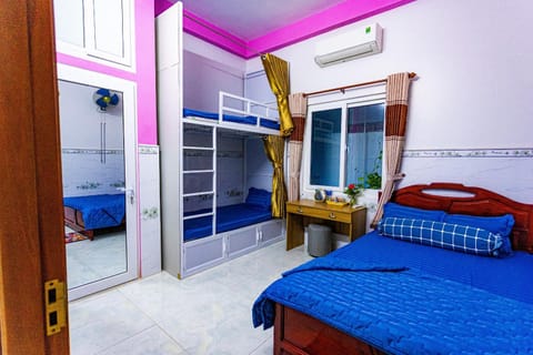 Bed, Photo of the whole room, Bedroom, bunk bed, wardrobe, air conditioner