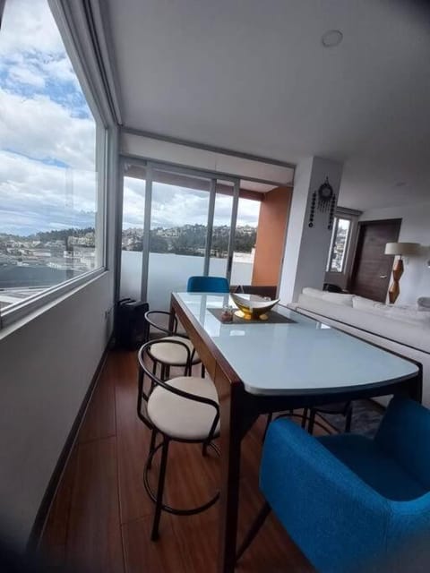 Departamento con jacuzzi 5 piso Condado 2 habitaciones Apartamento in Quito