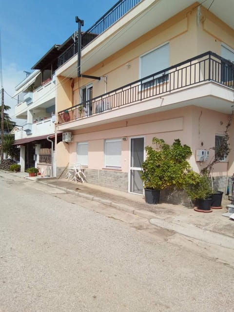 Property building, Street view