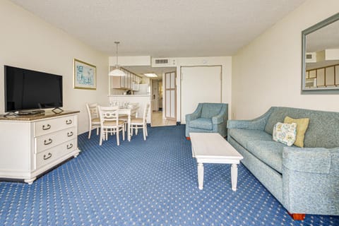 North Myrtle Beach Resort Apt - Walk to Beach! Apartamento in Atlantic Beach