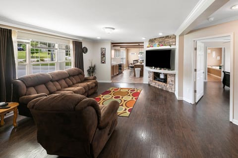 TV and multimedia, Living room, Seating area