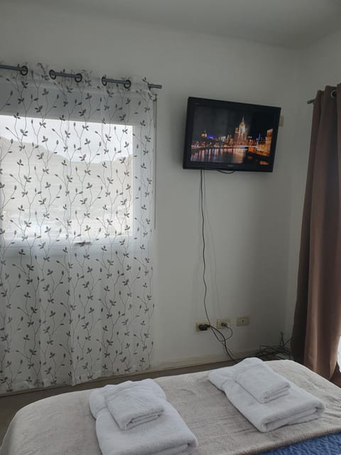 TV and multimedia, Photo of the whole room, Bedroom