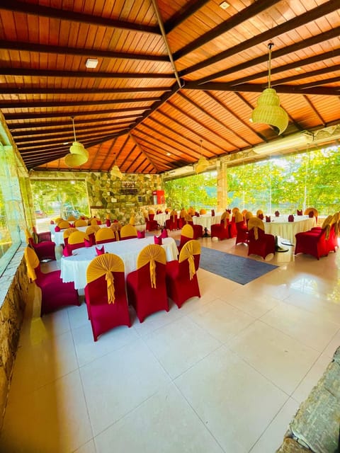 River View Banquet & Resort Hotel in Wadduwa
