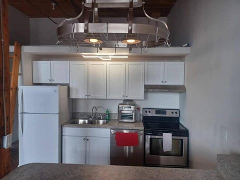 Detroit Harbor Loft Apartamento in Windsor