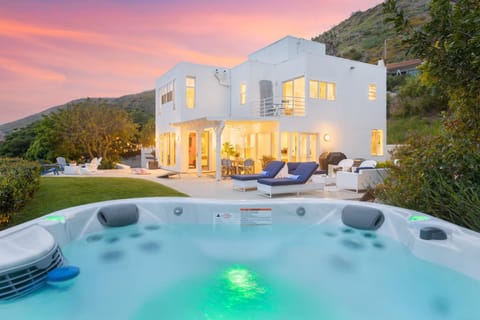 Stardust by AvantStay Views Hot Tub Pool Table Villa in Malibu