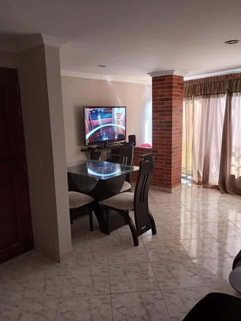 Communal lounge/ TV room, TV and multimedia, Living room, Seating area, Dining area