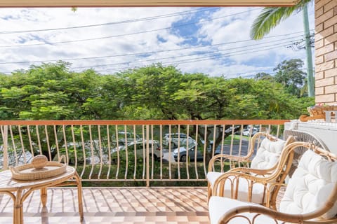 Lovely 2-Bed by Oxenham Park Transport & Shops Apartment in Brisbane