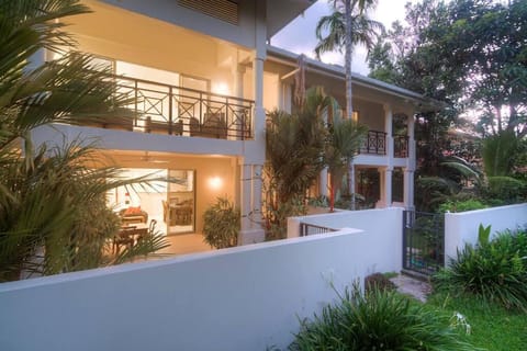 Oceanique - Absolute Beachfront Port Douglas Villa in Port Douglas