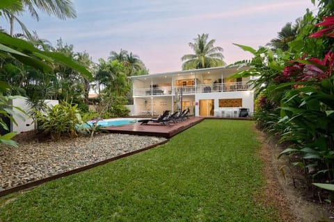 Paradise Palms - Port Douglas House in Port Douglas