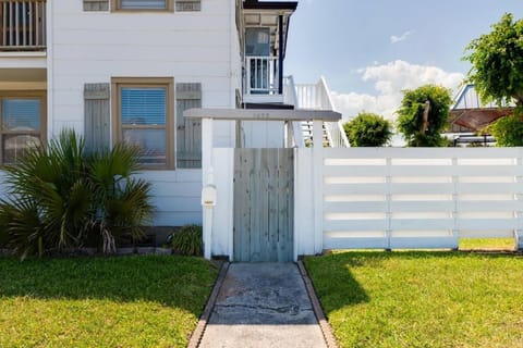 Be a Nomad - Charming bch cottage - 3 blks to bch Condo in Jacksonville Beach