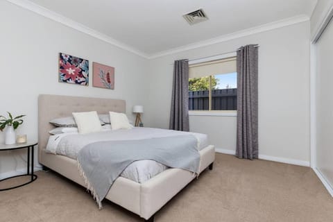 Tranquil 2-bedroom retreat Villa in Wagga Wagga