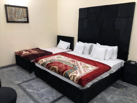 Hotel Royal inn Bed and Breakfast in Lahore