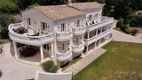 Luxurious & Spacious Villa for 14 with Large Pool Villa in Vence