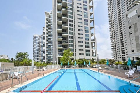 Park Tzameret 3BR Panoramic by HolyGuest Apartment in Tel Aviv-Yafo