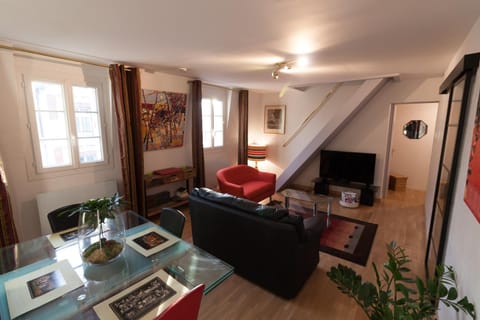 Living room, Dining area