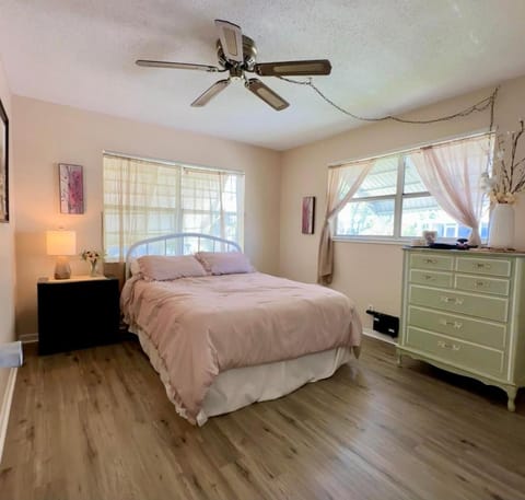 Two Bedroom Condo Eigentumswohnung in Ocean Ridge