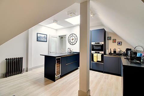 Kitchen or kitchenette, kitchen