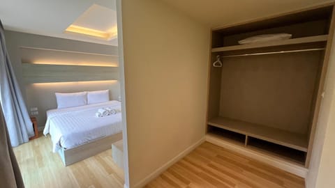 Bed, Bedroom, wardrobe