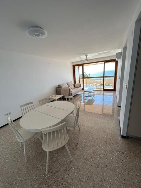 Living room, Dining area, Sea view