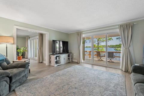 Water Front Condo with Boat Slip: The Dock House Copropriété in Elizabeth City