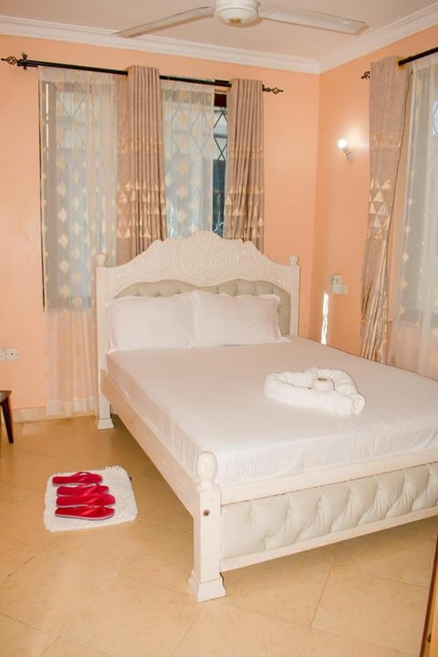 Kerith Springs Family Holiday home Bamburi Msa House in Mombasa