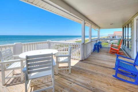 Happy Feet House in Oak Island