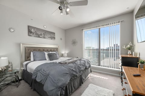 Relaxstay - Private Spacious 1br Apartment near Galleria Dallas Condo in Addison