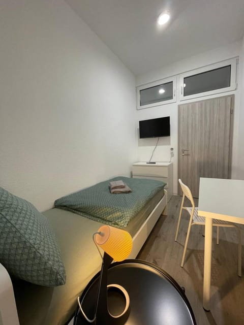 Zimmer frei in Nickenich bis zu 11 Gäste willkommen Apartamento in Andernach