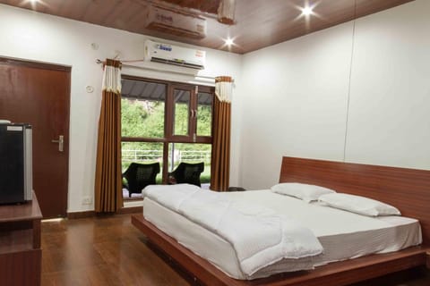 SB Mount Resort Hotel in Uttarakhand